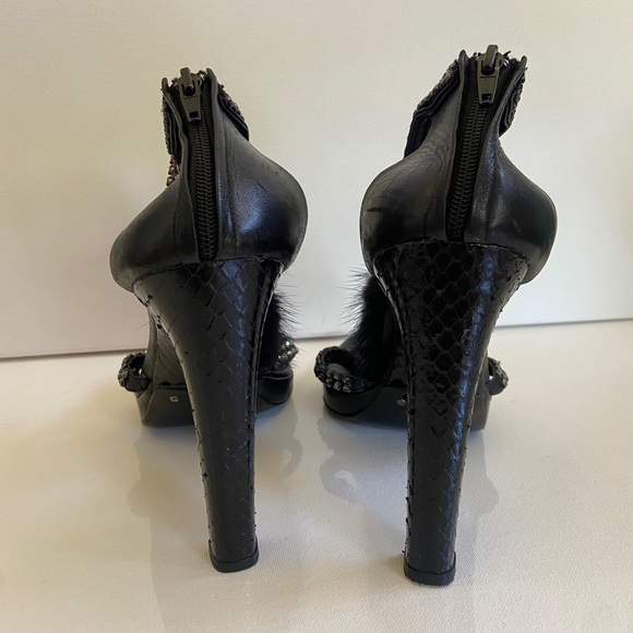 Gucci Black Leather & Rabbit Fur High Heels - Picture 9 of 13